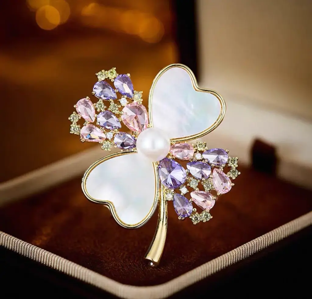 Broche Fantaisie Élégante – Fleur